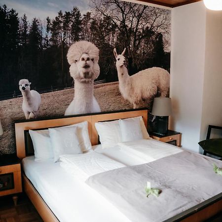 Alpakas, Lamas Und Rentiere Zum Gruenen See Grossdorf  Buitenkant foto