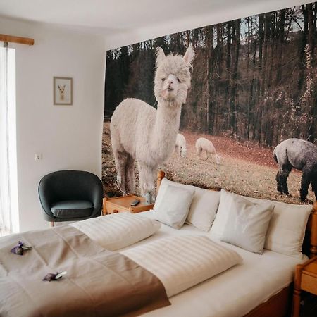 Alpakas, Lamas Und Rentiere Zum Gruenen See Grossdorf  Buitenkant foto